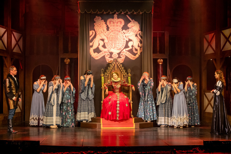 A királynő szerepében tért vissza a színpadra Sára Bernadette