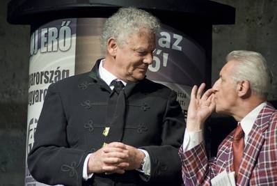 Balfék! Jobbra át! Balfék! Jobbra át!