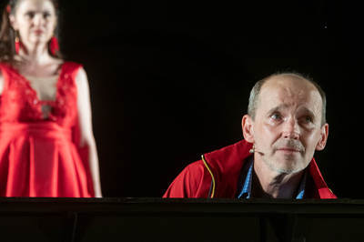 Akárki moralitás-játék Akárki moralitás-játék