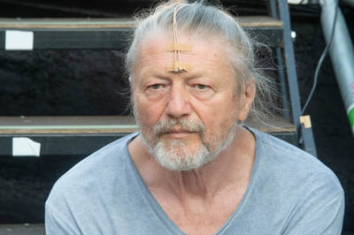 Akárki moralitás-játék