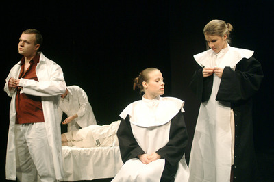 Ôrült és az apáca Ôrült és az apáca