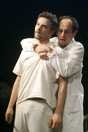 Ôrült és az apáca Ôrült és az apáca